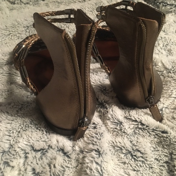 NEW BCBG MaxAzria Strappy Sandals - Picture 4 of 8